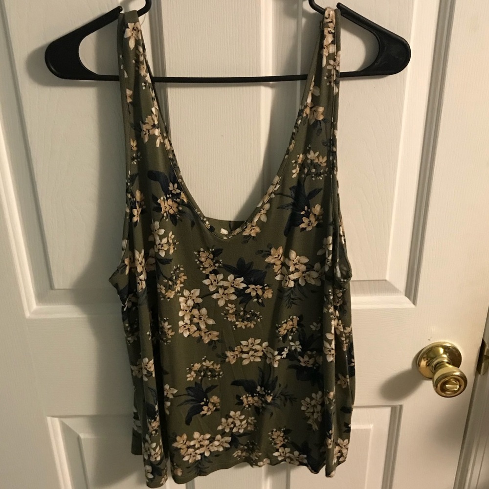 ☀️ 3 for $15 American Eagle summer tank